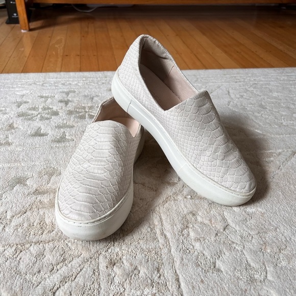 J SLIDES Snakeskin Slip On's - 8.5 - Picture 1 of 7